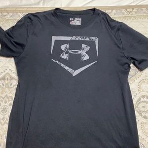 Youth Big Boys Under ArmourShirt- Great condition